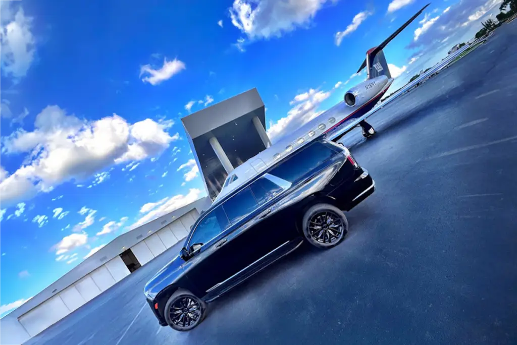 Elegant Limo Awaits Passengers at Miami Airport